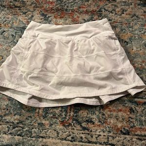 Lululemon White Pace Rival mid rise skirt Size 0